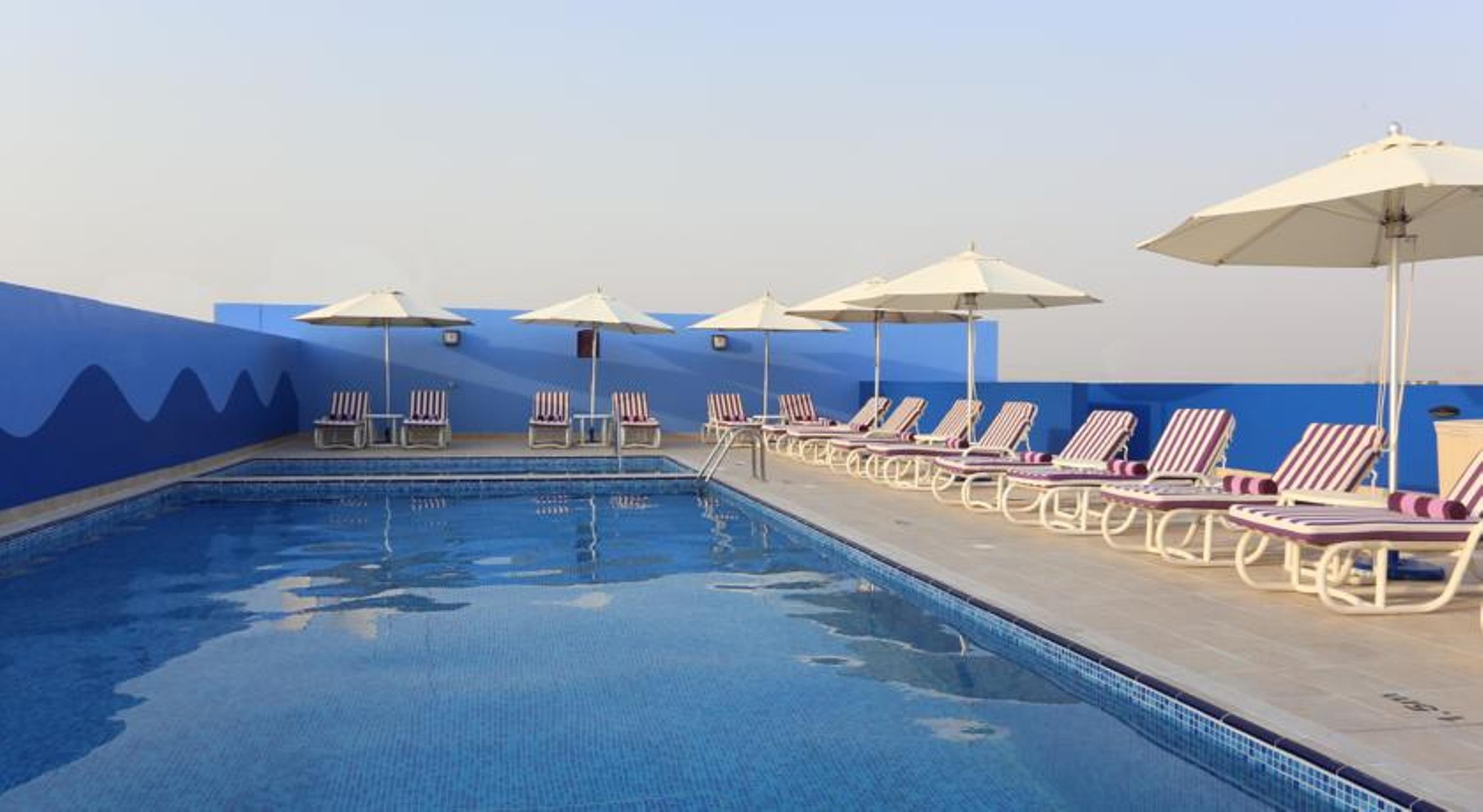 Premier Inn Dubai Investments Park Экстерьер фото